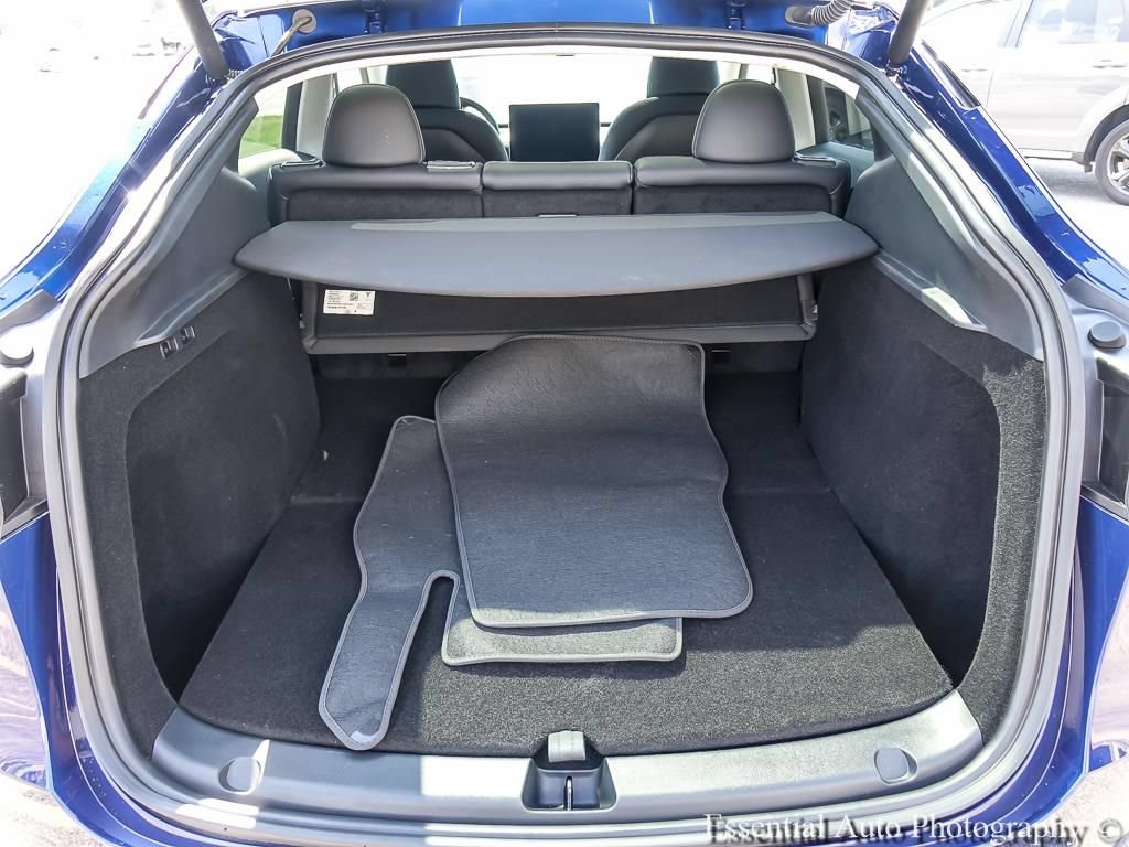 Used 2024 Tesla Model Y Long Range AWD/4WD image 31