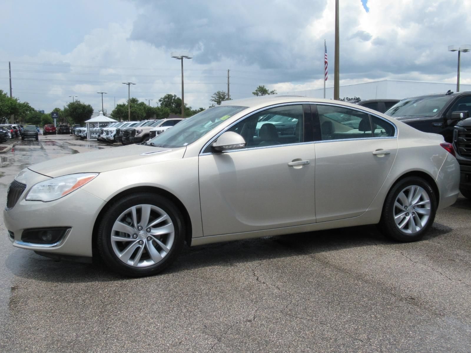 Used 2015 Buick Regal Premium FWD image 4