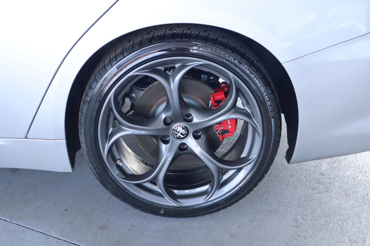 Used 2019 Alfa Romeo Giulia RWD image 11