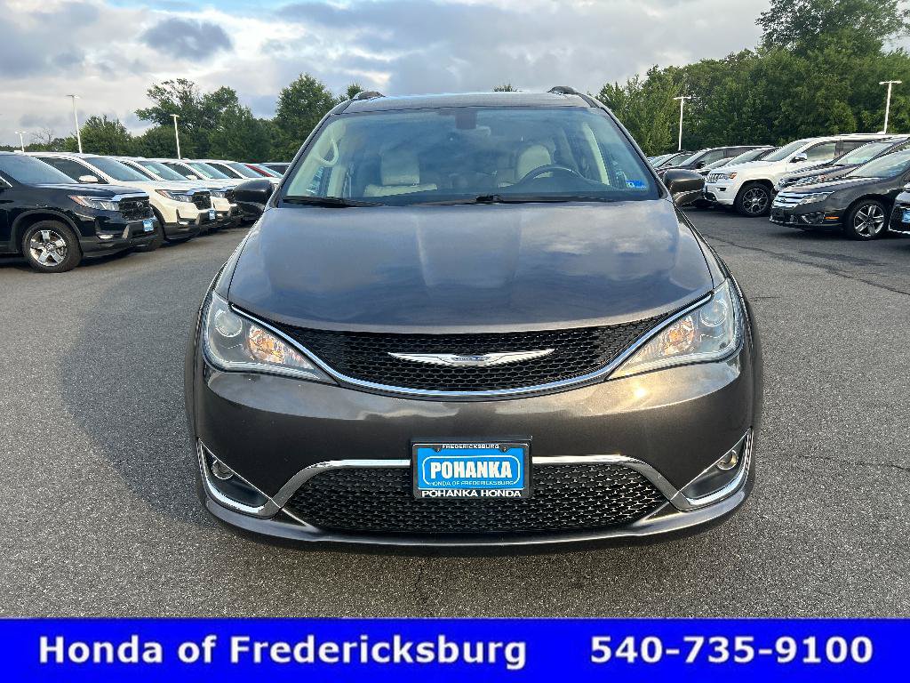 Used 2017 Chrysler Pacifica Touring-L Plus FWD image 9