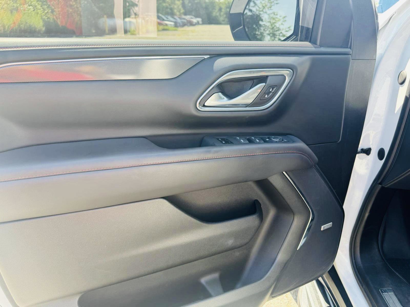 Used 2023 Chevrolet Suburban RST image 29