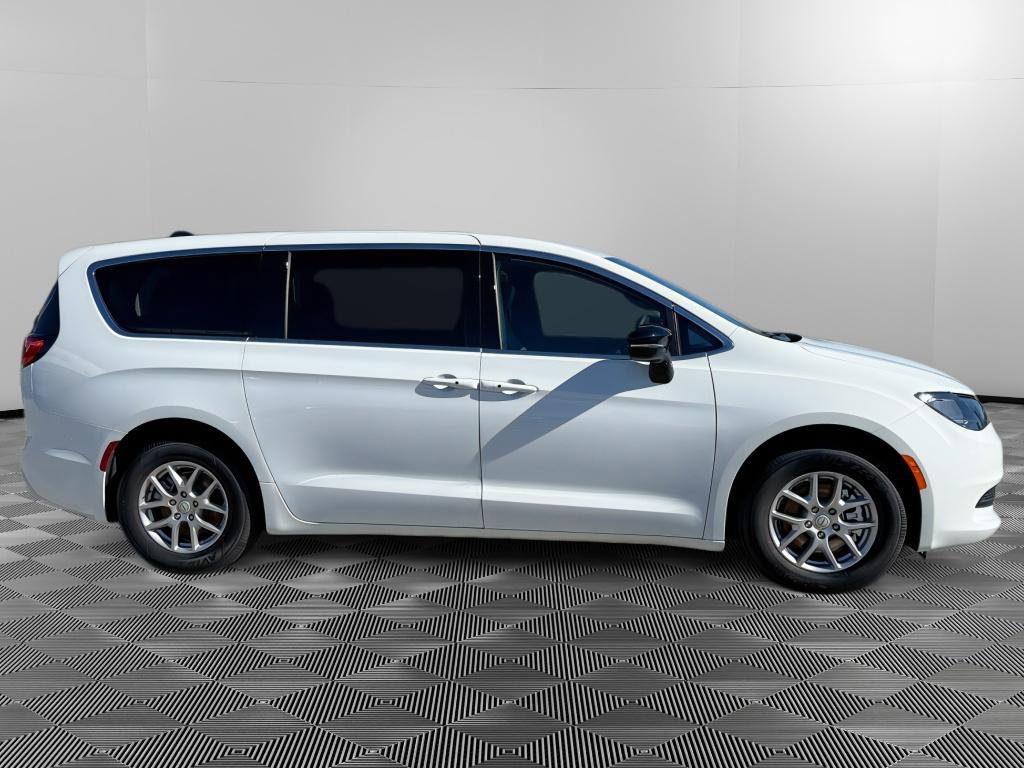 New 2026 Chrysler Voyager LX FWD image 7