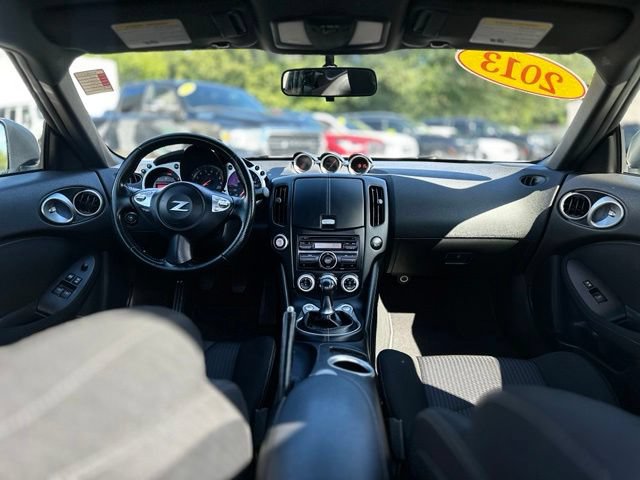 Used 2013 Nissan 370Z Coupe RWD image 16