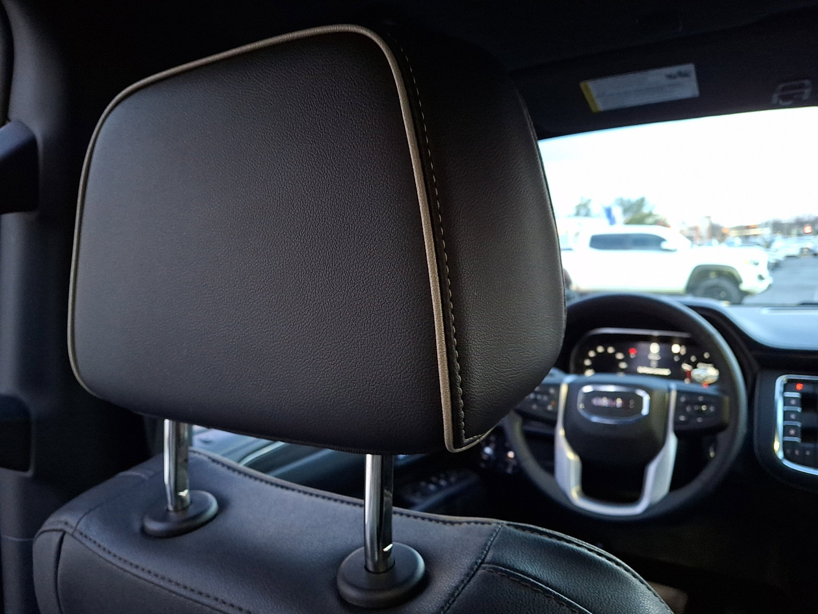 Certified 2023 GMC Yukon SLT w/ SLT Luxury Package image 13