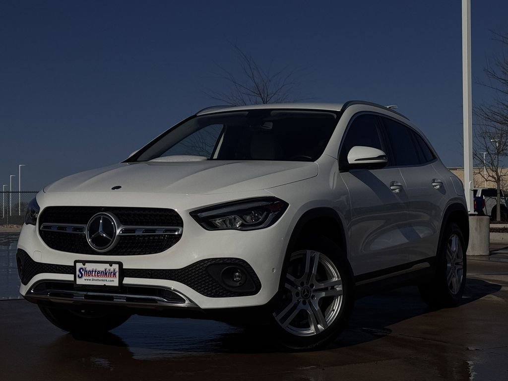 Used 2023 Mercedes-Benz GLA 250 4MATIC w/ Premium Package image 2