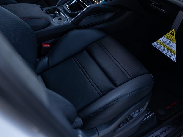 New 2026 Porsche Cayenne GTS image 36