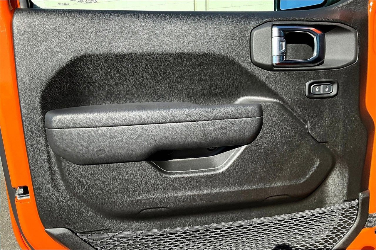 Certified 2025 Jeep Wrangler Sport image 24