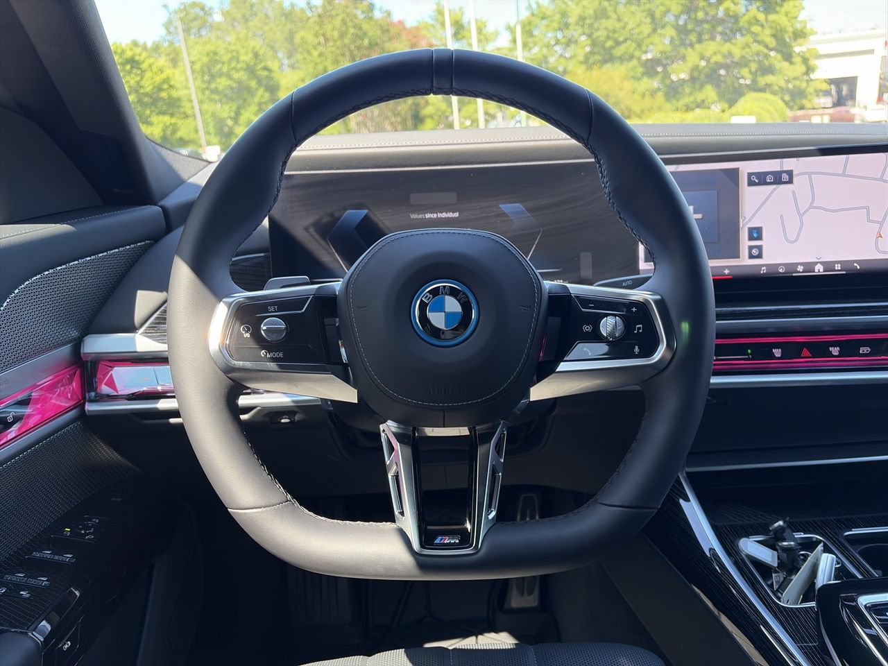 Used 2025 BMW i7 eDrive50 w/ Executive Package RWD image 21