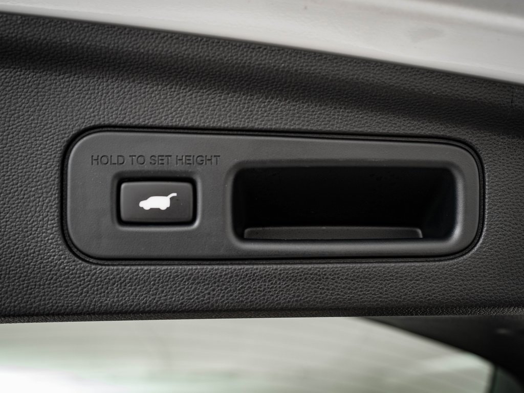 Certified 2023 Acura MDX FWD w/ Technology Package image 21