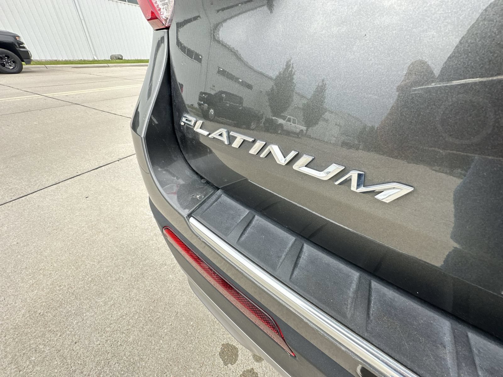 Used 2020 Ford Explorer Platinum w/ Premium Technology Package AWD/4WD image 33