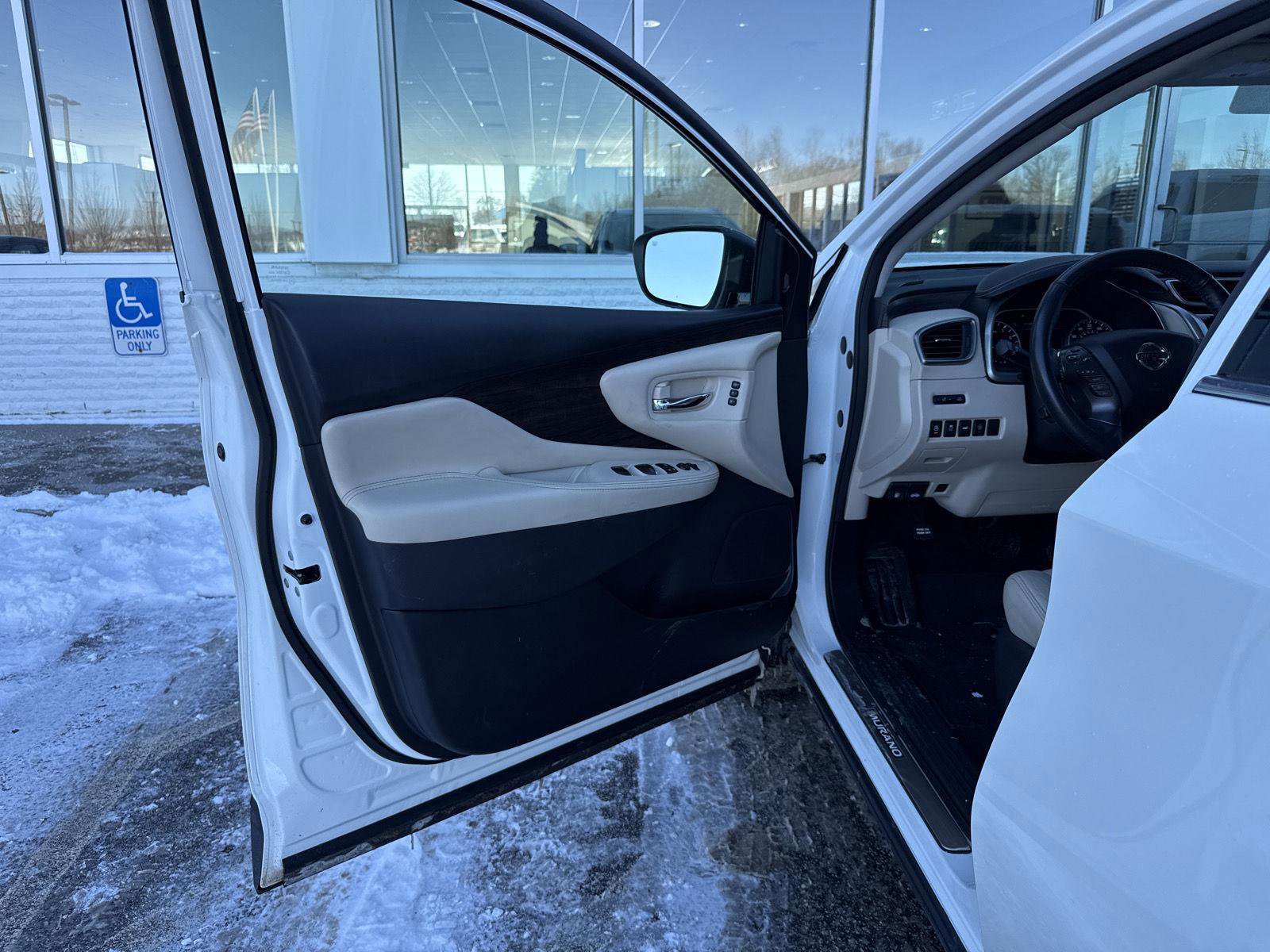 Used 2022 Nissan Murano Platinum w/ Cargo Package image 9