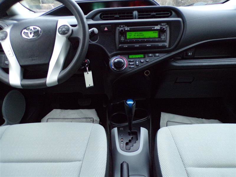 Used 2014 Toyota Prius C One image 30