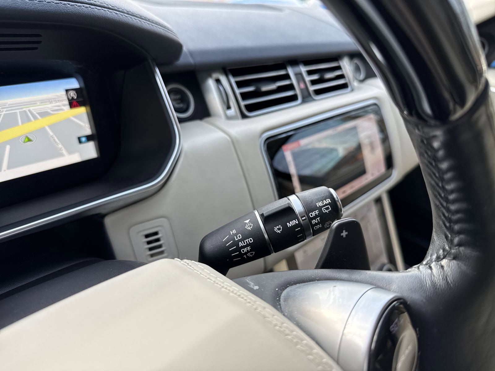 Used 2018 Land Rover Range Rover Long Wheelbase Supercharged image 35