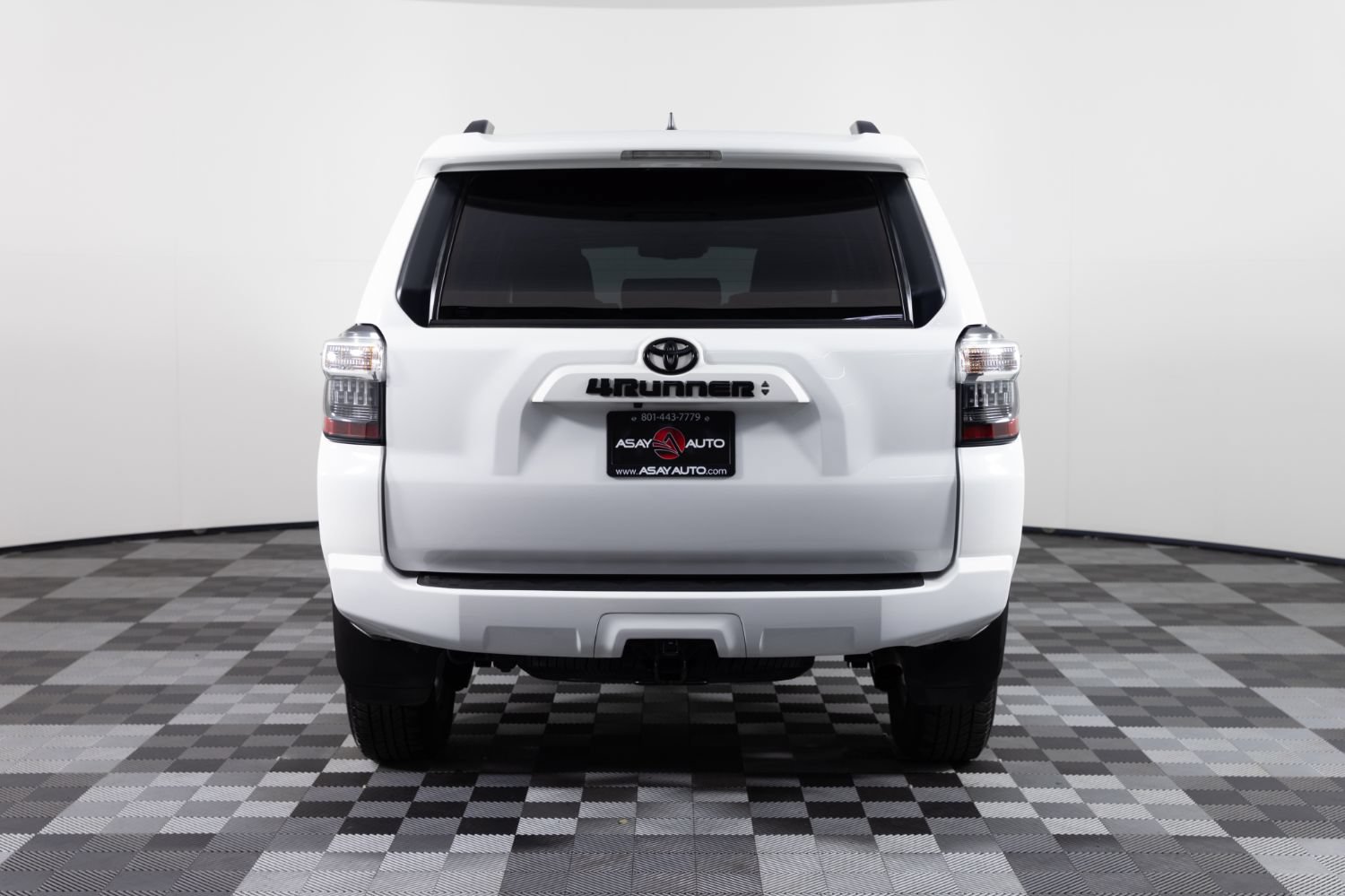 Used 2023 Toyota 4Runner SR5 Premium w/ Moonroof Package AWD/4WD image 6