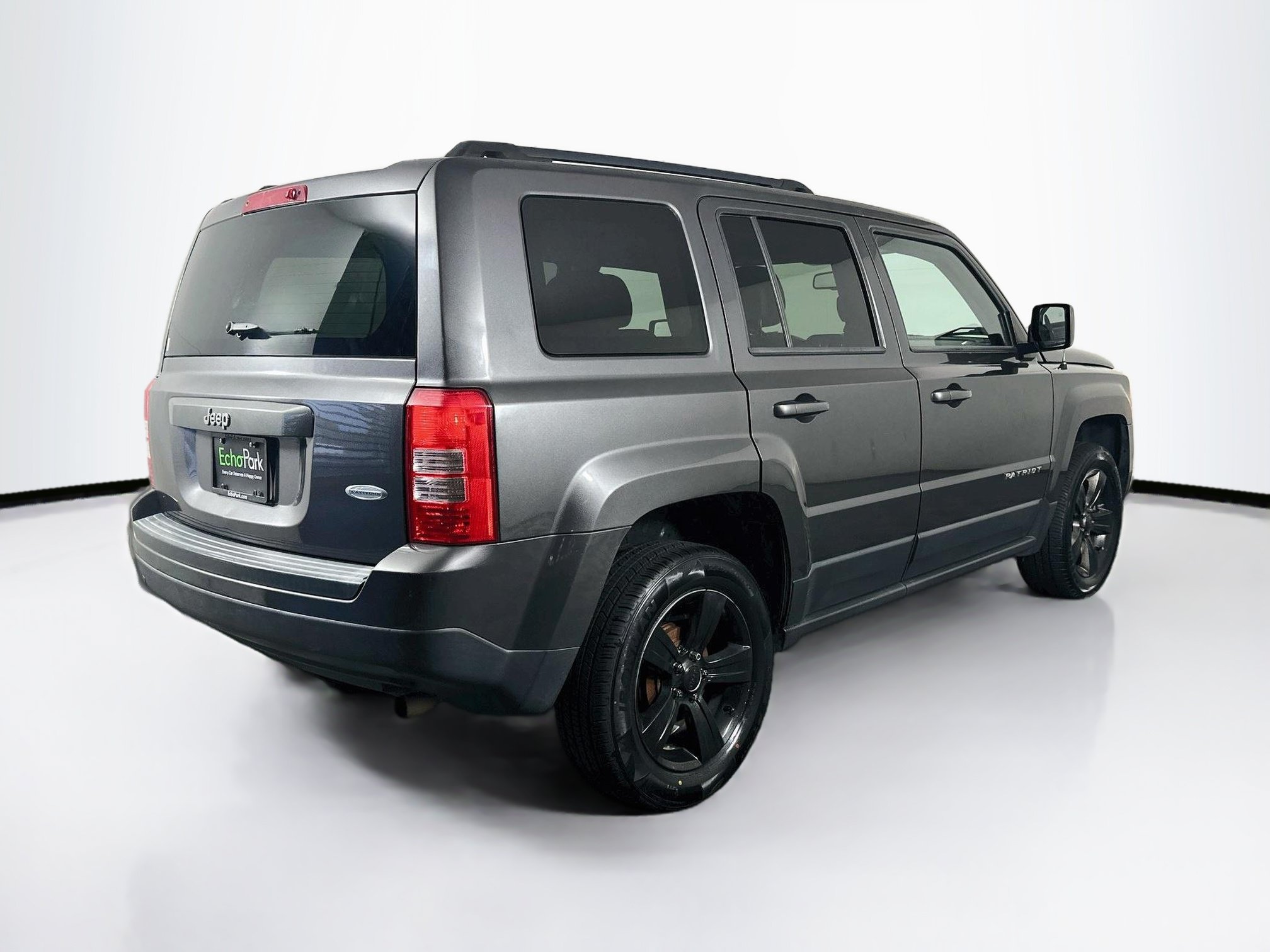 Used 2017 Jeep Patriot Latitude FWD image 9