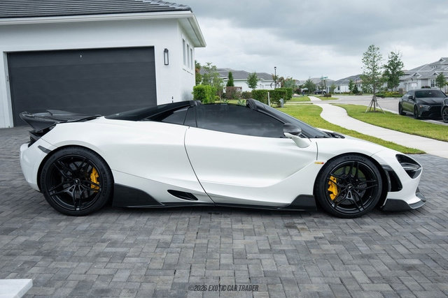 Used 2020 McLaren 720S Performance RWD image 9