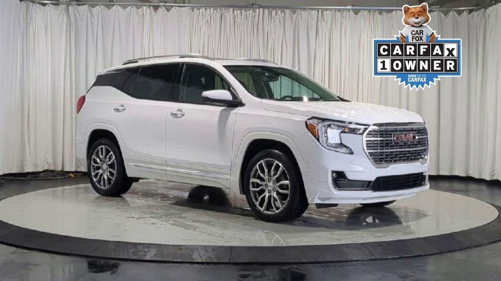 Used 2023 GMC Terrain Denali w/ Denali Premium Package AWD/4WD image 2