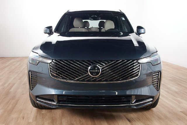 Used 2026 Volvo XC90 B6 Plus AWD/4WD image 2