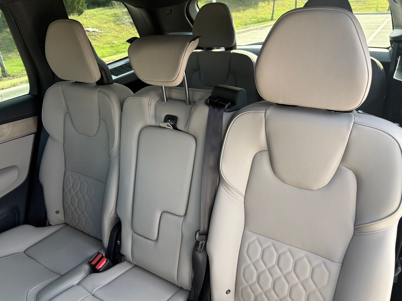 New 2026 Volvo XC90 B5 Plus w/ Protection Package Premier AWD/4WD image 24