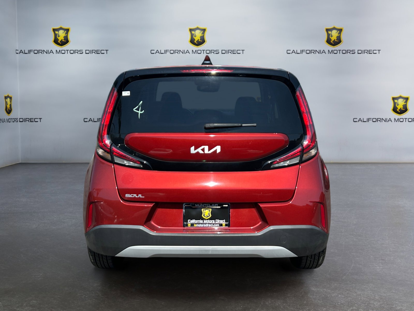 Used 2023 Kia Soul LX w/ LX Technology Package FWD image 4