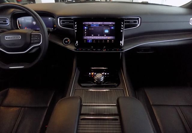 Certified 2024 Jeep Wagoneer L Series II image 12