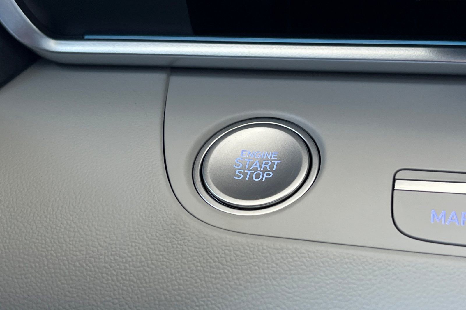 New 2025 Hyundai Elantra Limited image 20