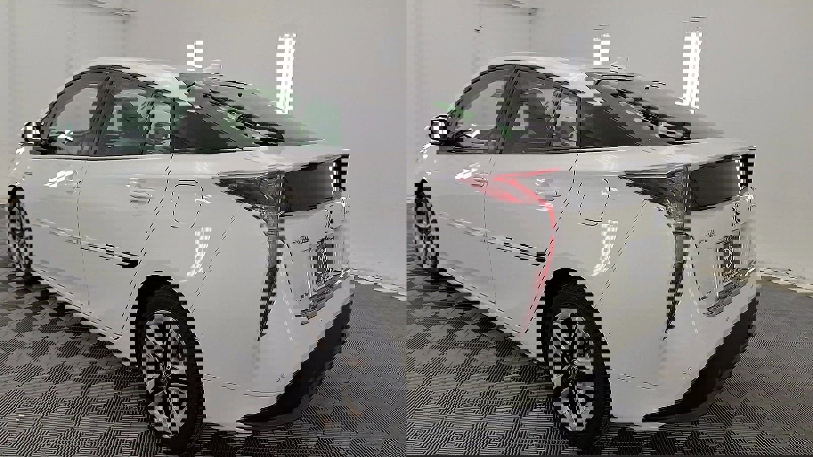 Used 2017 Toyota Prius Four Touring image 2