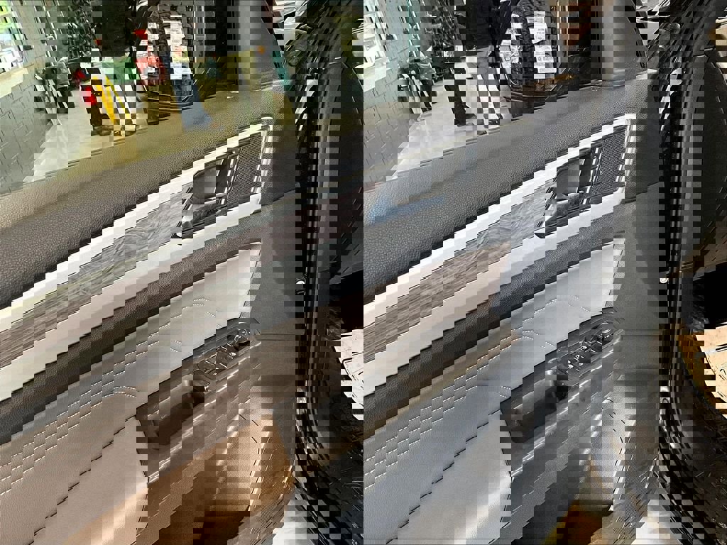 Used 2022 Volkswagen Atlas Cross Sport SE image 7