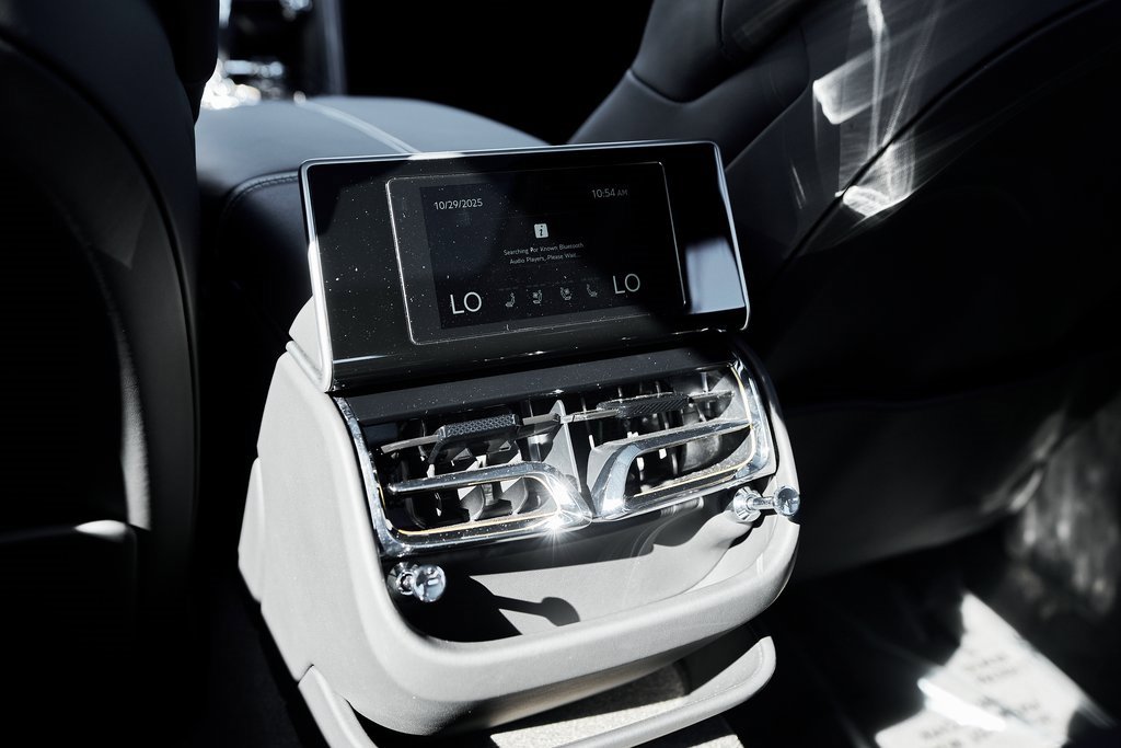 Used 2024 Bentley Flying Spur S V8 image 47