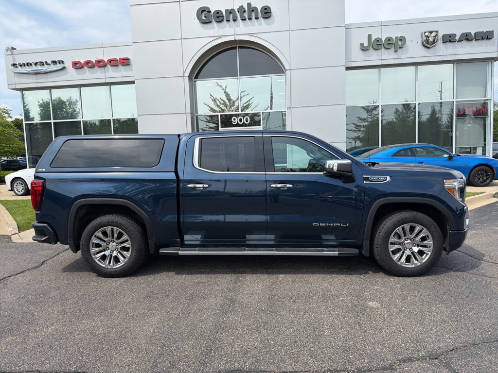 Used 2022 GMC Sierra 1500 Denali AWD/4WD image 2