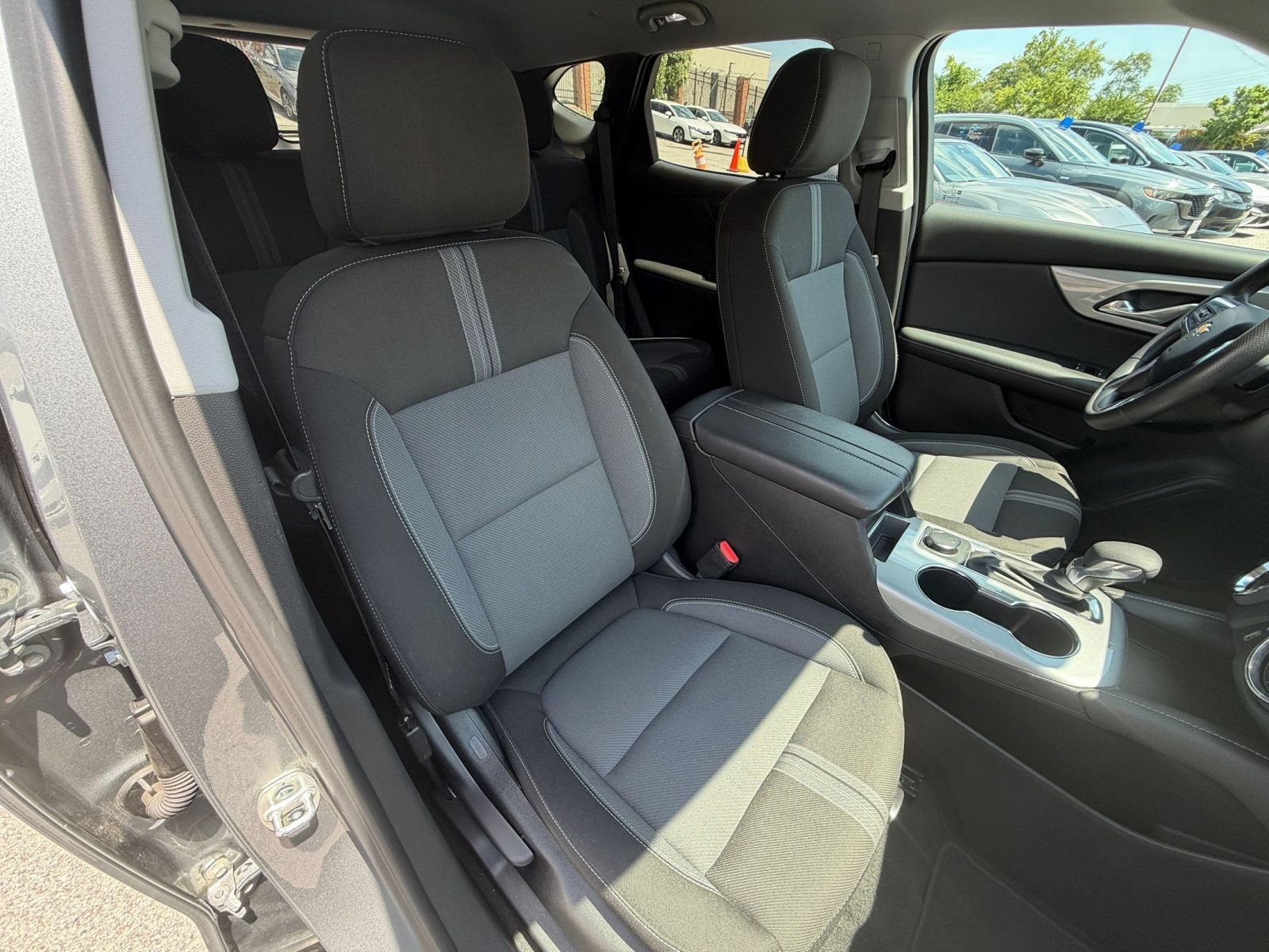 Used 2025 Chevrolet Blazer LT FWD image 39