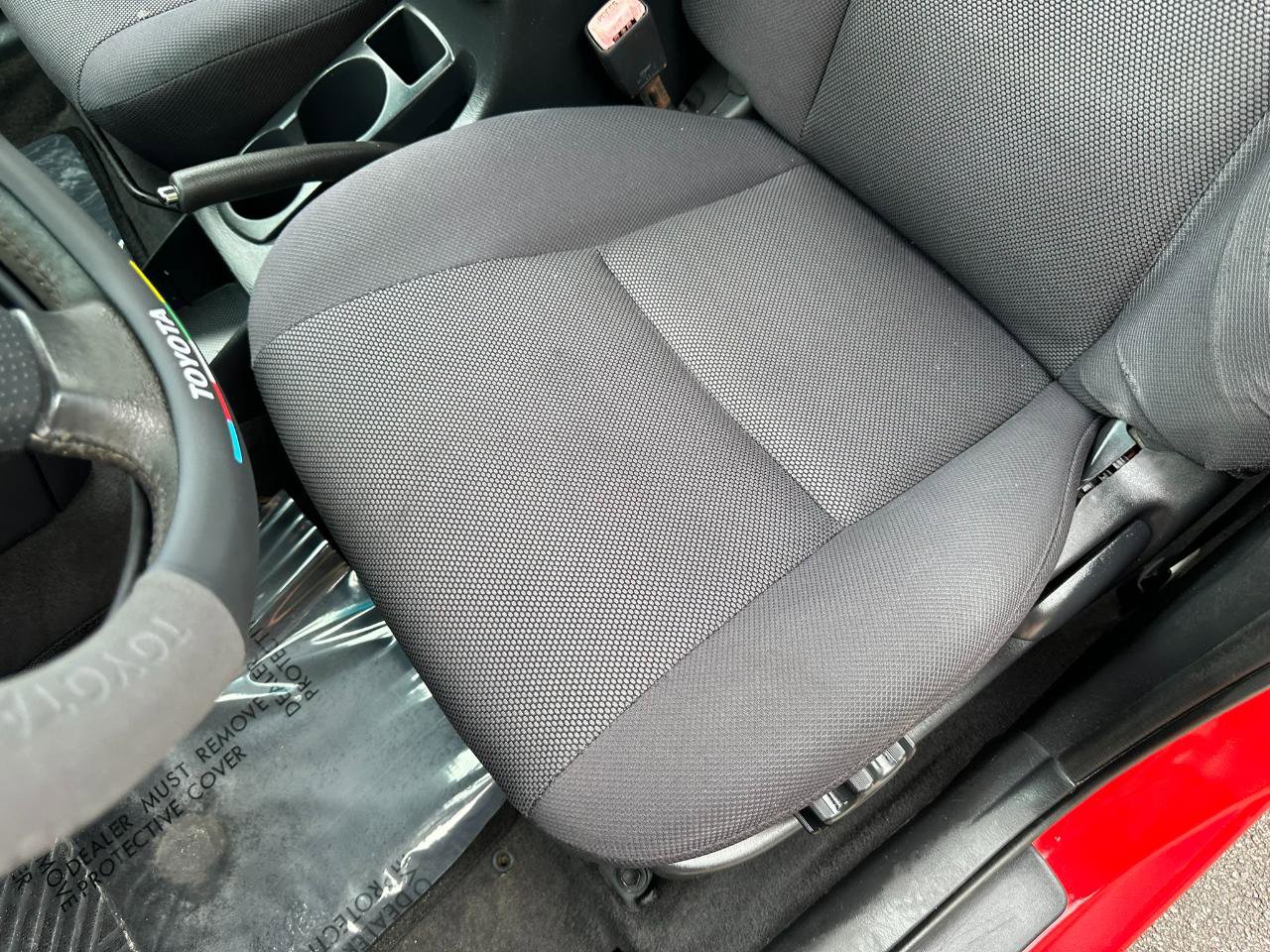 Used 2004 Toyota Matrix FWD image 23