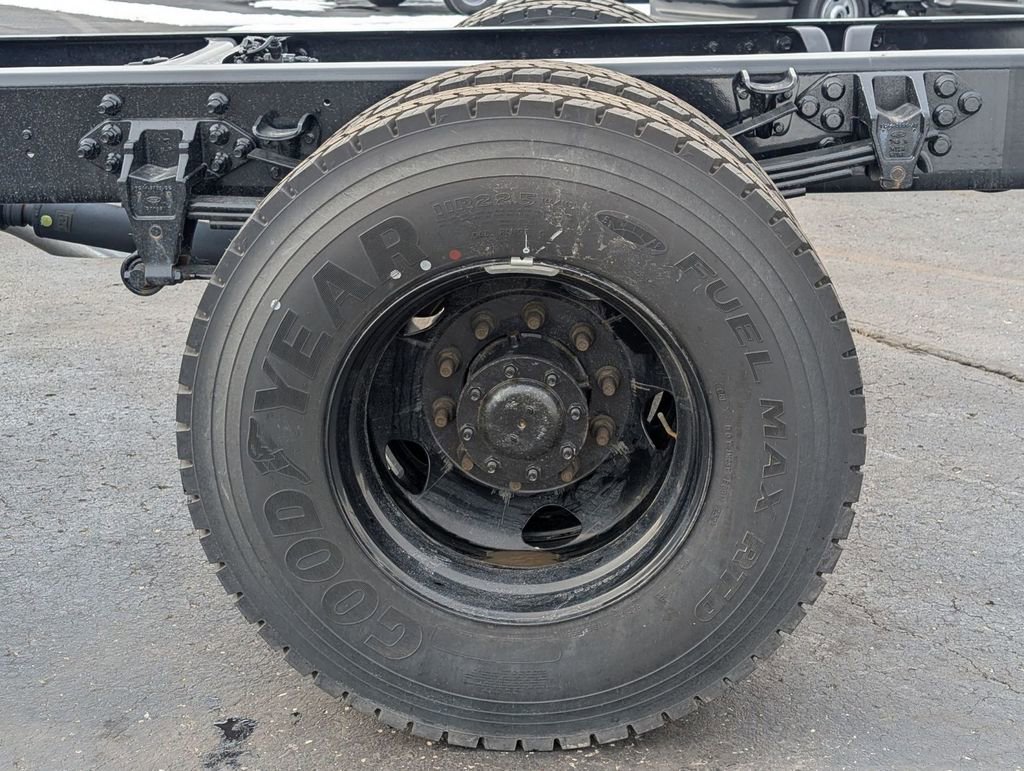New 2025 Ford F750 2WD Regular Cab Super Duty image 10