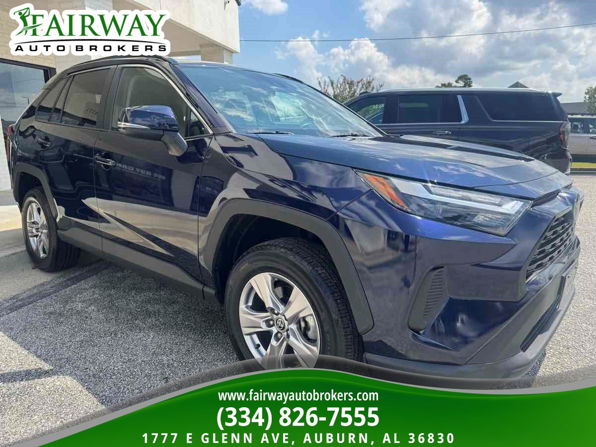 Used 2023 Toyota RAV4 XLE w/ Convenience Package FWD image 4