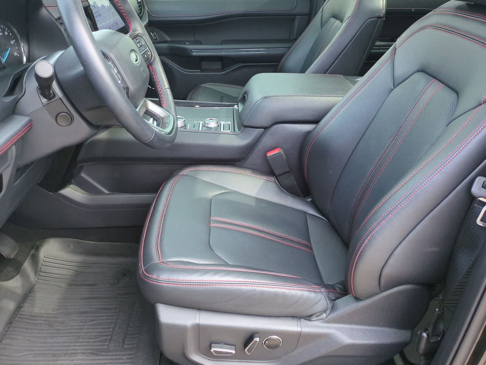 Used 2024 Ford Expedition Limited AWD/4WD image 16