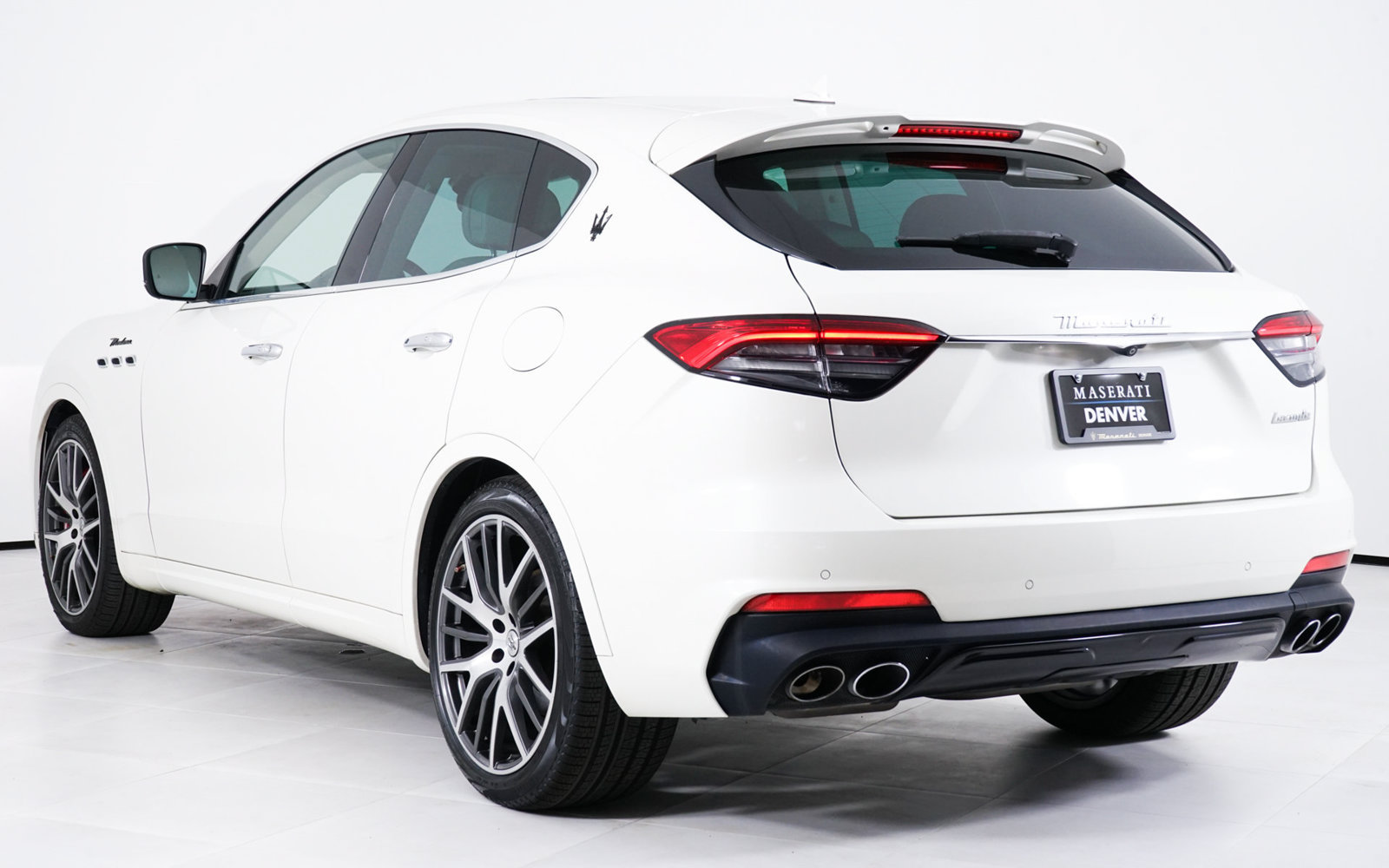 Used 2022 Maserati Levante Modena AWD/4WD image 17