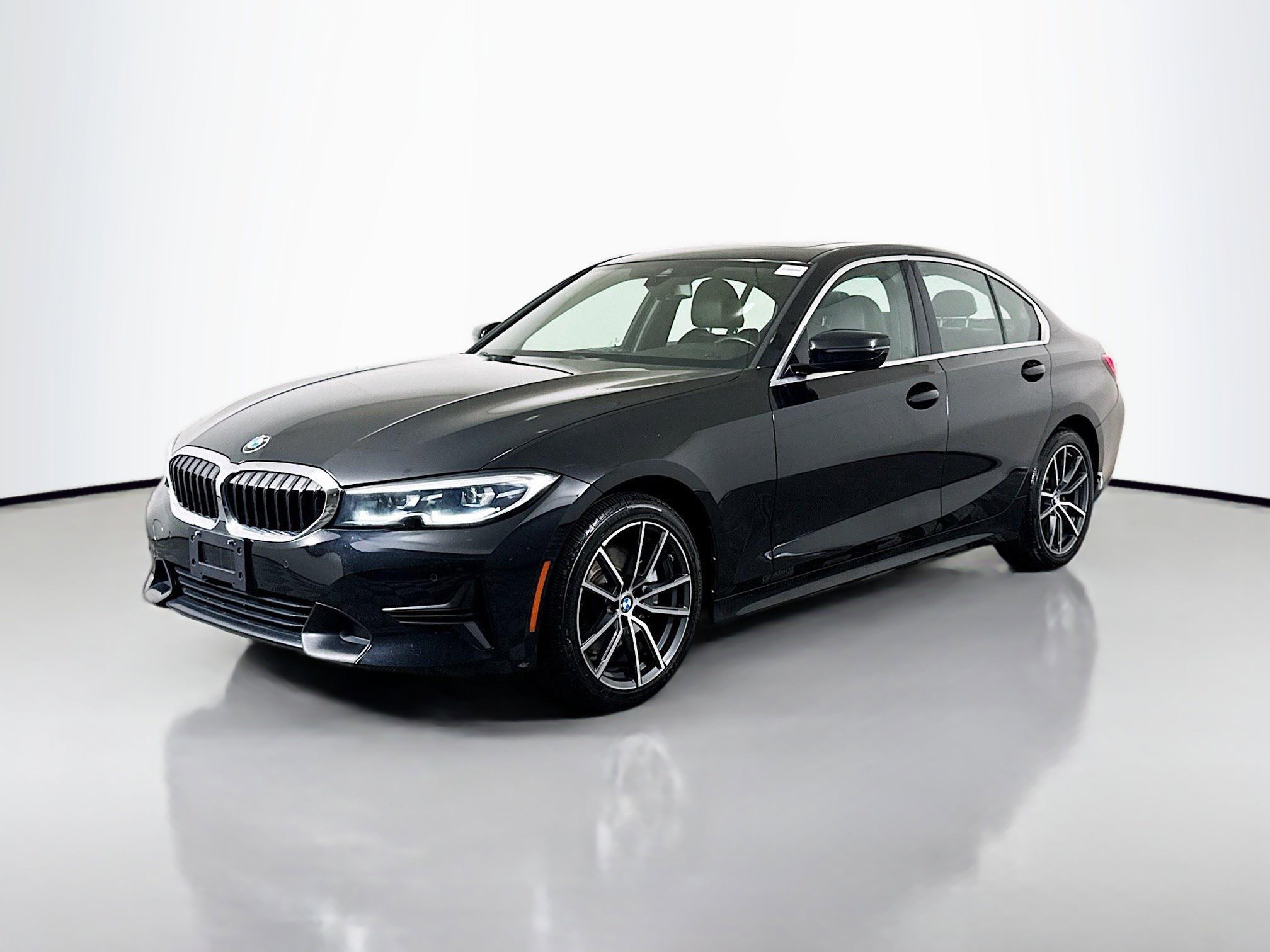 Used 2019 BMW 330i xDrive Sedan w/ Convenience Package AWD/4WD image 4