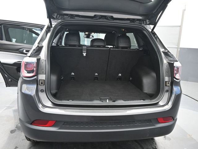 Used 2023 Jeep Compass Latitude image 8