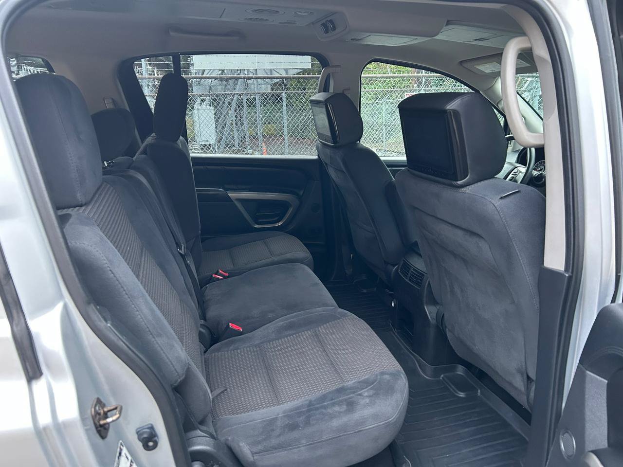 Used 2015 Nissan Armada SV AWD/4WD image 15