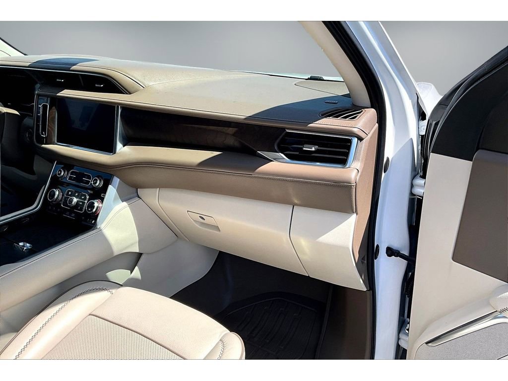 Used 2023 GMC Yukon XL Denali w/ Denali Reserve Package AWD/4WD image 24