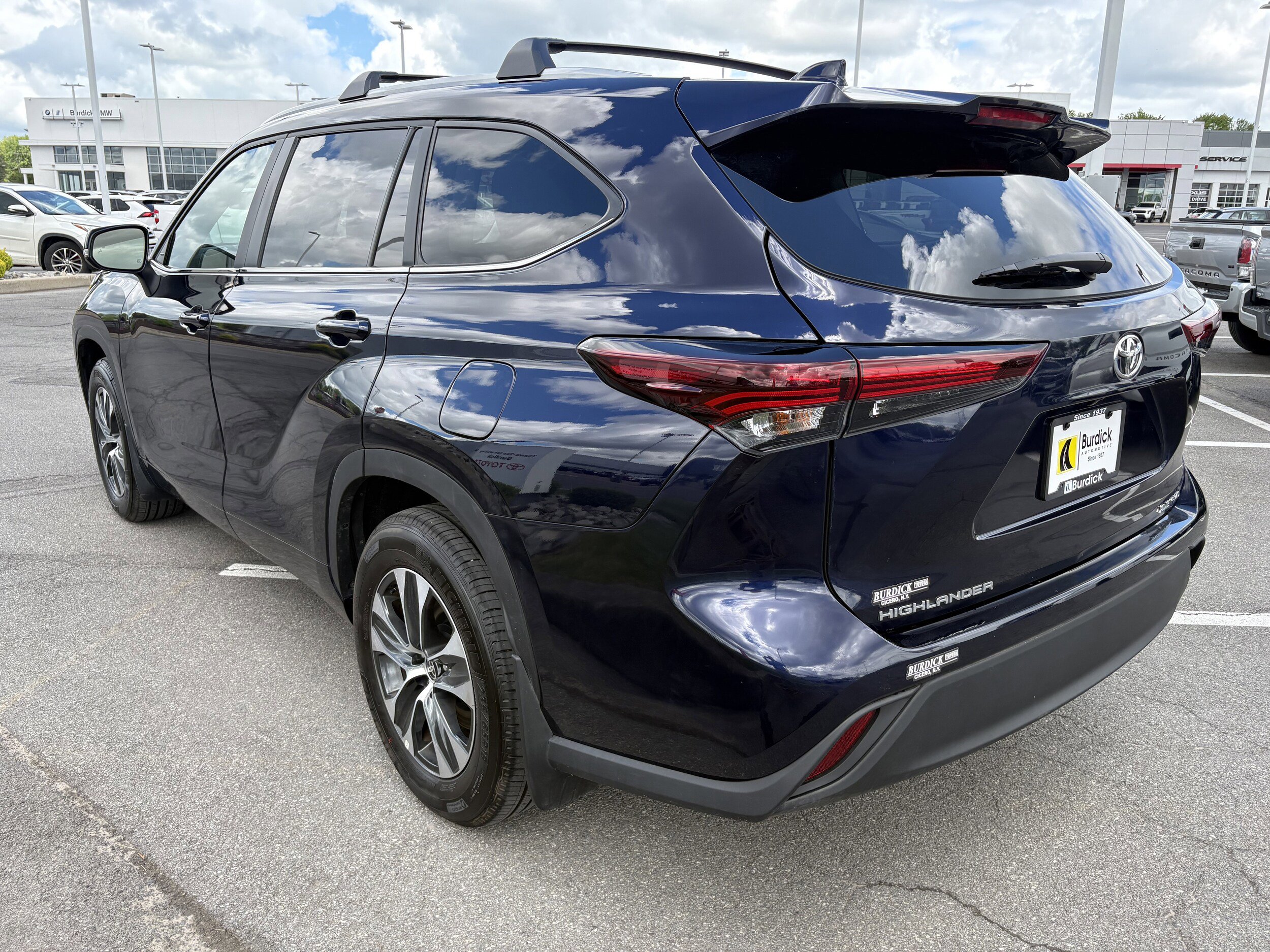 Certified 2025 Toyota Highlander XLE AWD/4WD image 5
