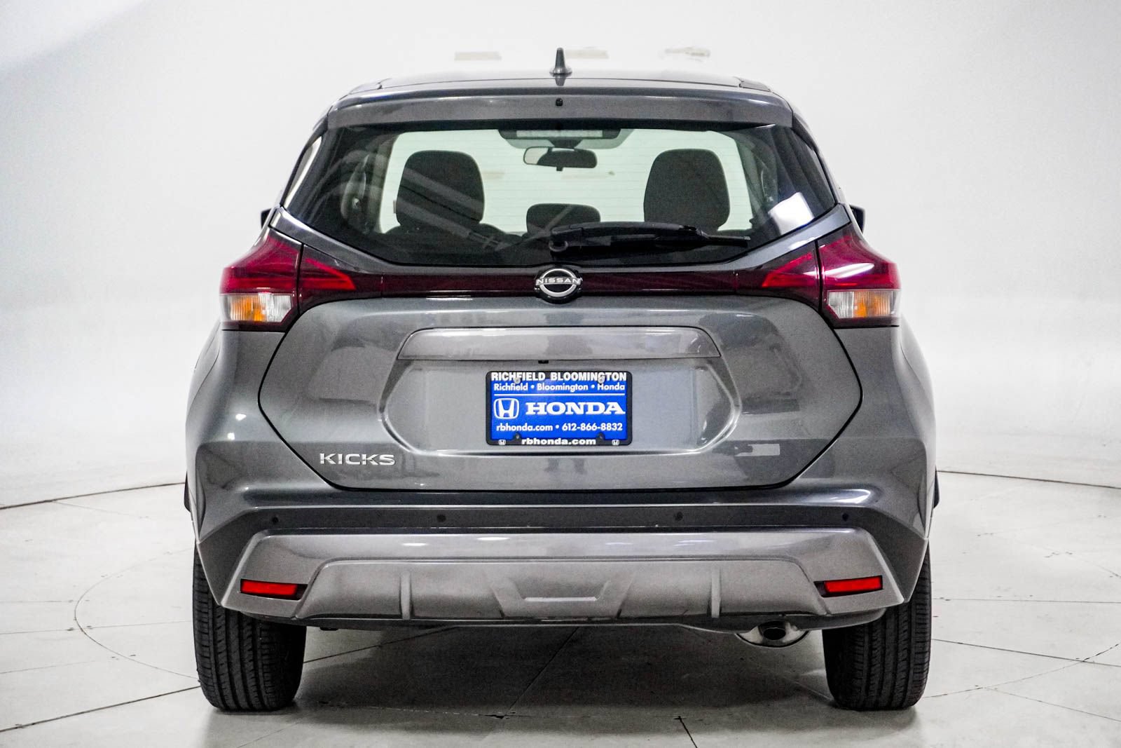 Used 2023 Nissan Kicks S FWD image 7