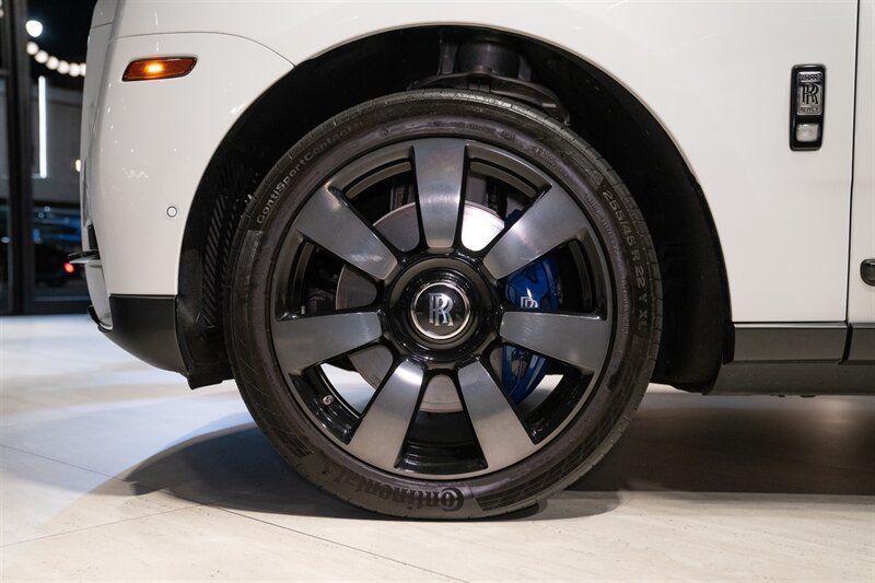 Used 2023 Rolls-Royce Cullinan AWD/4WD image 17