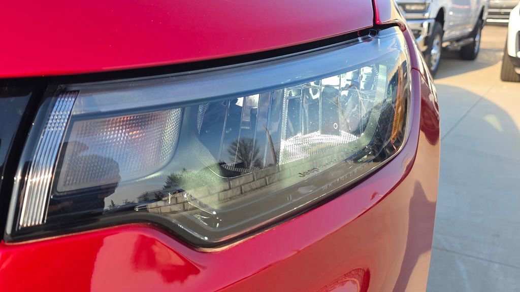 New 2026 Jeep Compass Latitude image 9