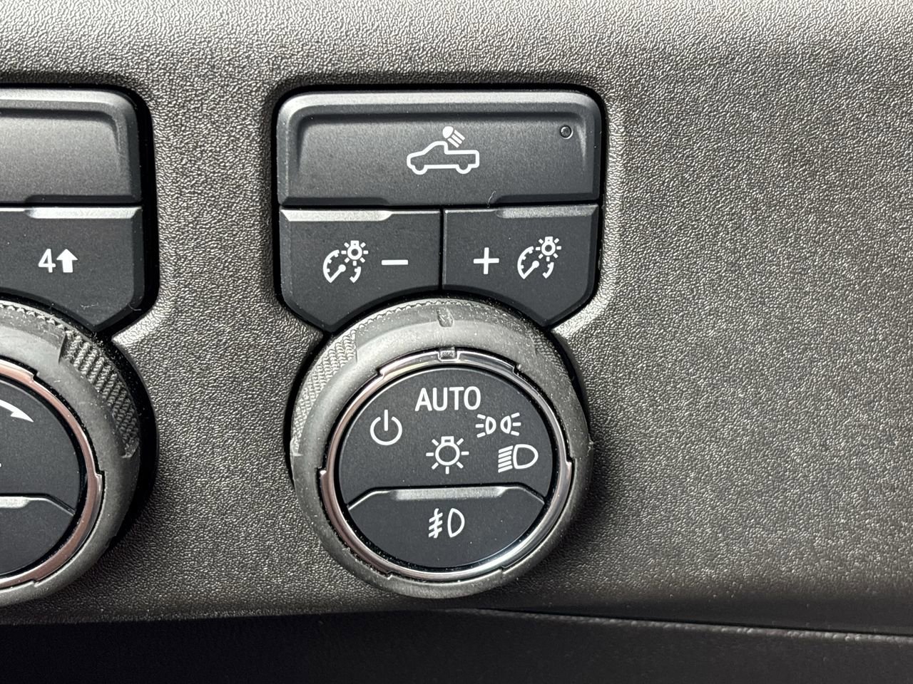 Used 2025 Chevrolet Silverado 3500 LT image 24