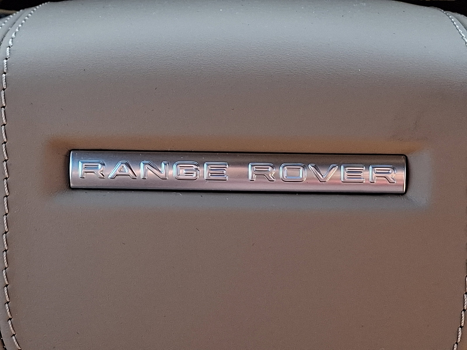New 2026 Land Rover Range Rover Long Wheelbase SE image 20