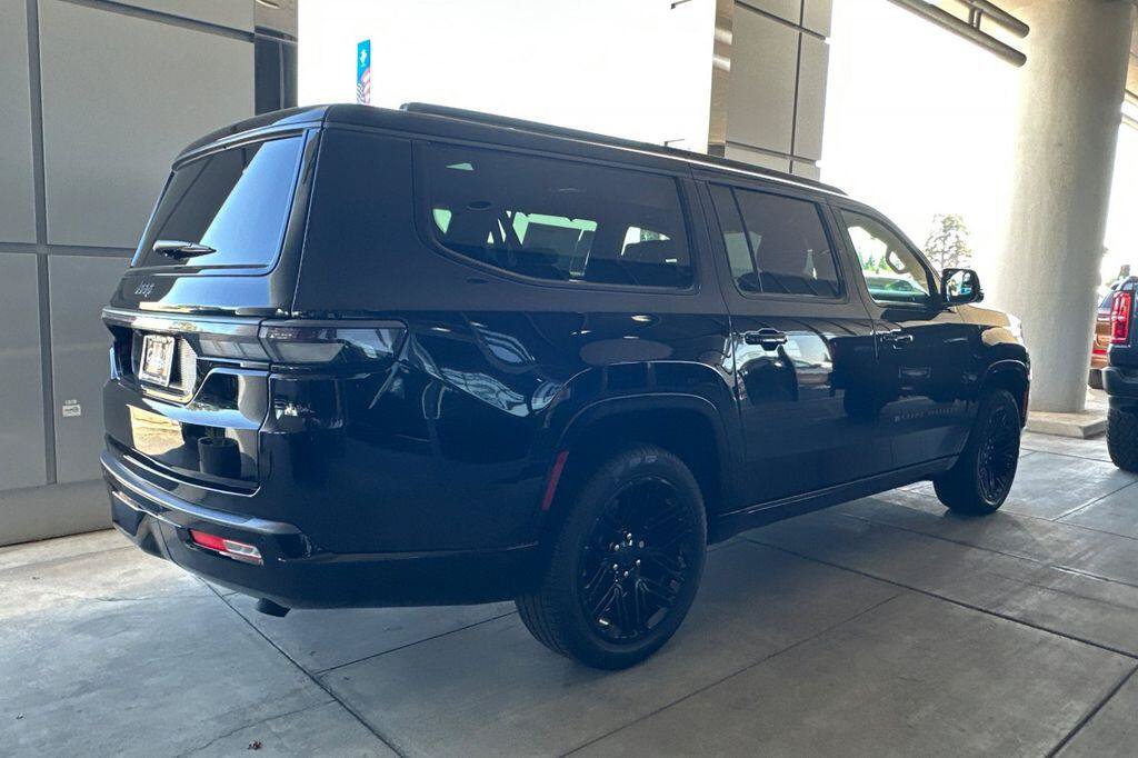 New 2026 Jeep Grand Wagoneer L Limited AWD/4WD image 4