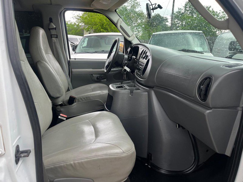 Used 2007 Ford E-350 and Econoline 350 XL RWD image 6