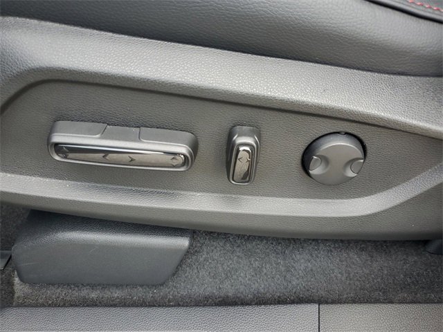 Certified 2025 Honda Pilot Black Edition image 11