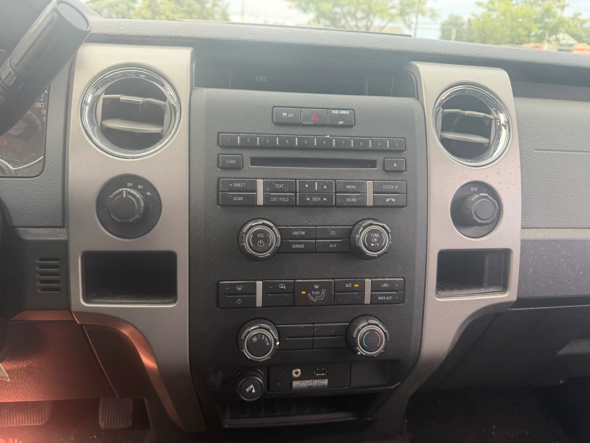Used 2012 Ford F150 XLT w/ XLT Chrome Pkg AWD/4WD image 13